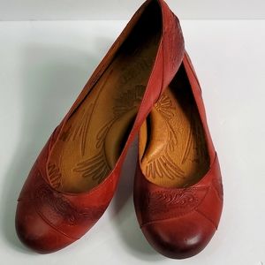 Born Leather Slipper Flats Brick Red size 8